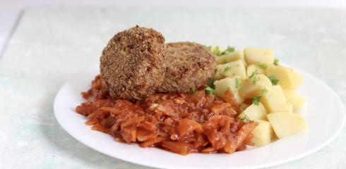 Paradajková kapusta s fašírkou