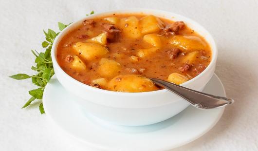 Gulášová polievka